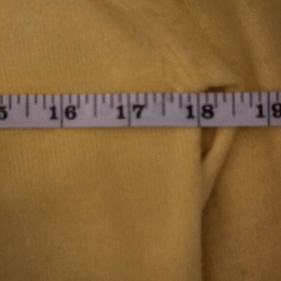 Vintage yellow turtleneck cashmilon acrylic sweater medium - Picture 4 of 4